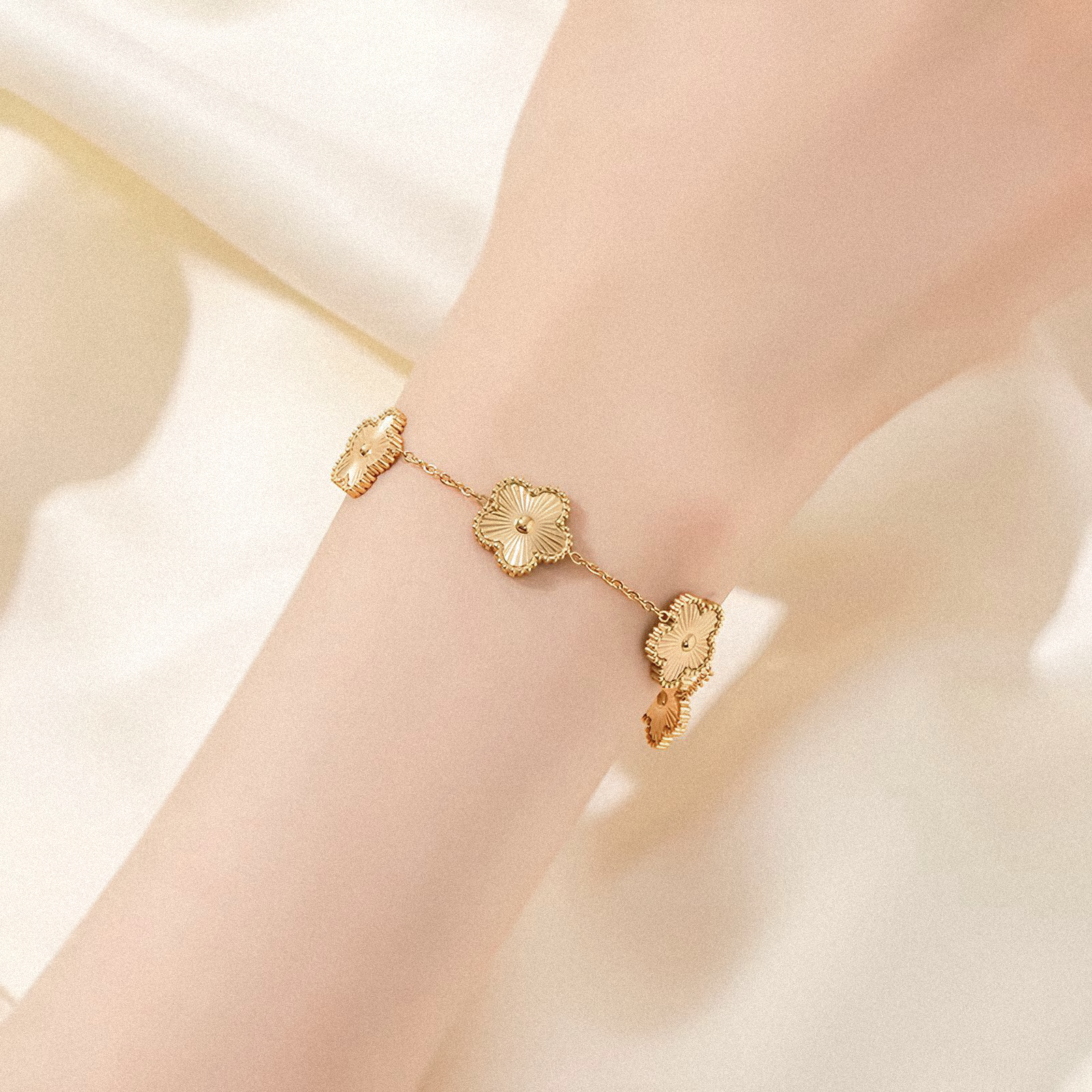 Pulseira Trevo Shine